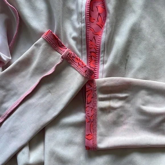 🌺 Billabong Girls long sleeve swimsuit 🌺 - Picture 6 of 7